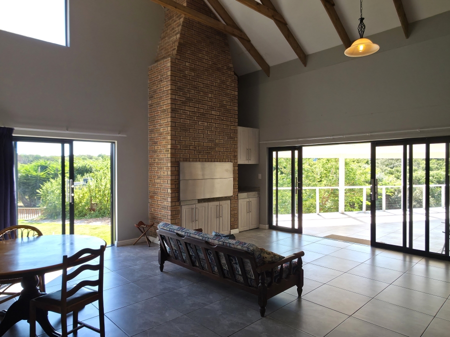 5 Bedroom Property for Sale in Noorsekloof Eastern Cape